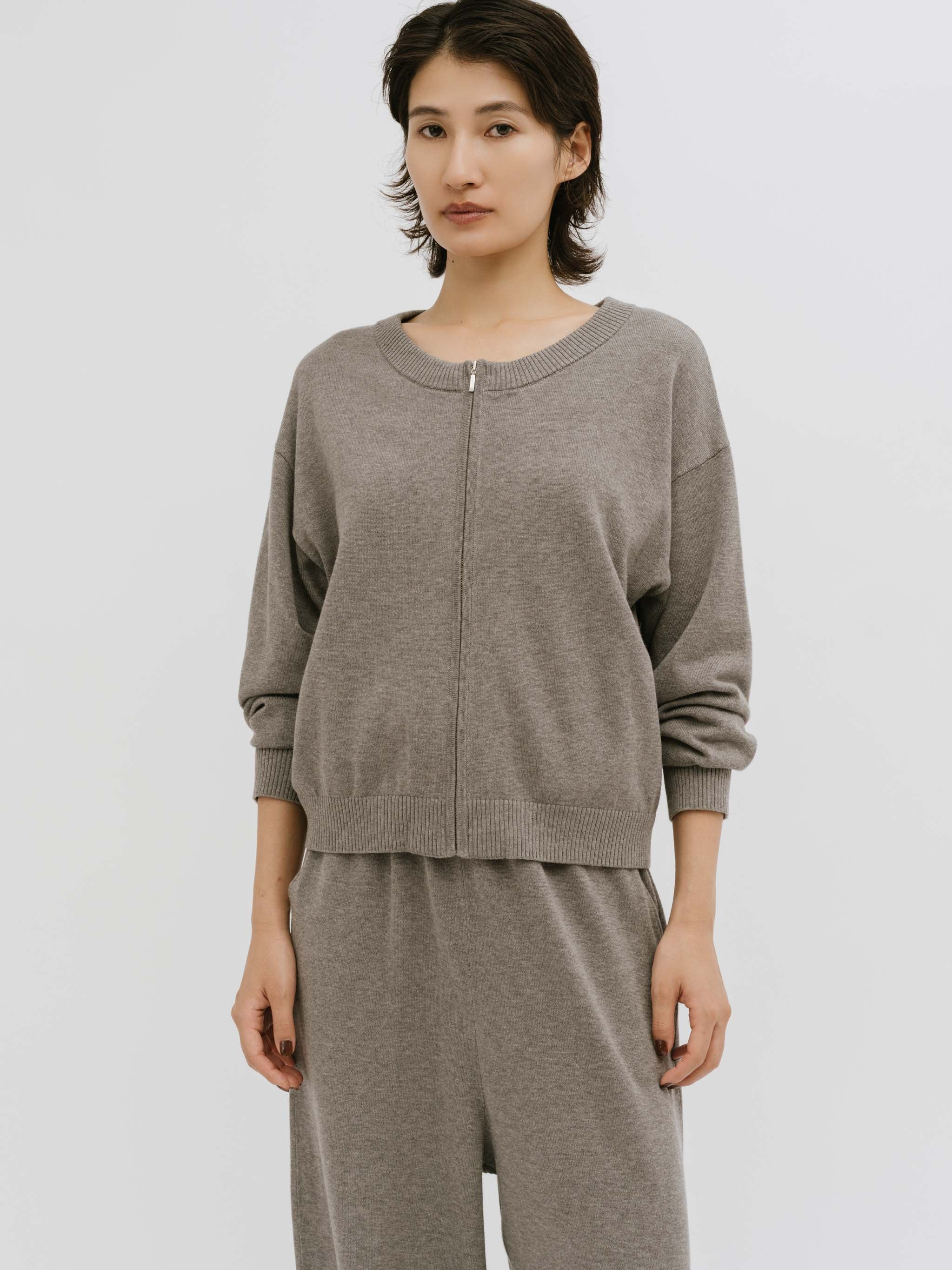 calm zip knit