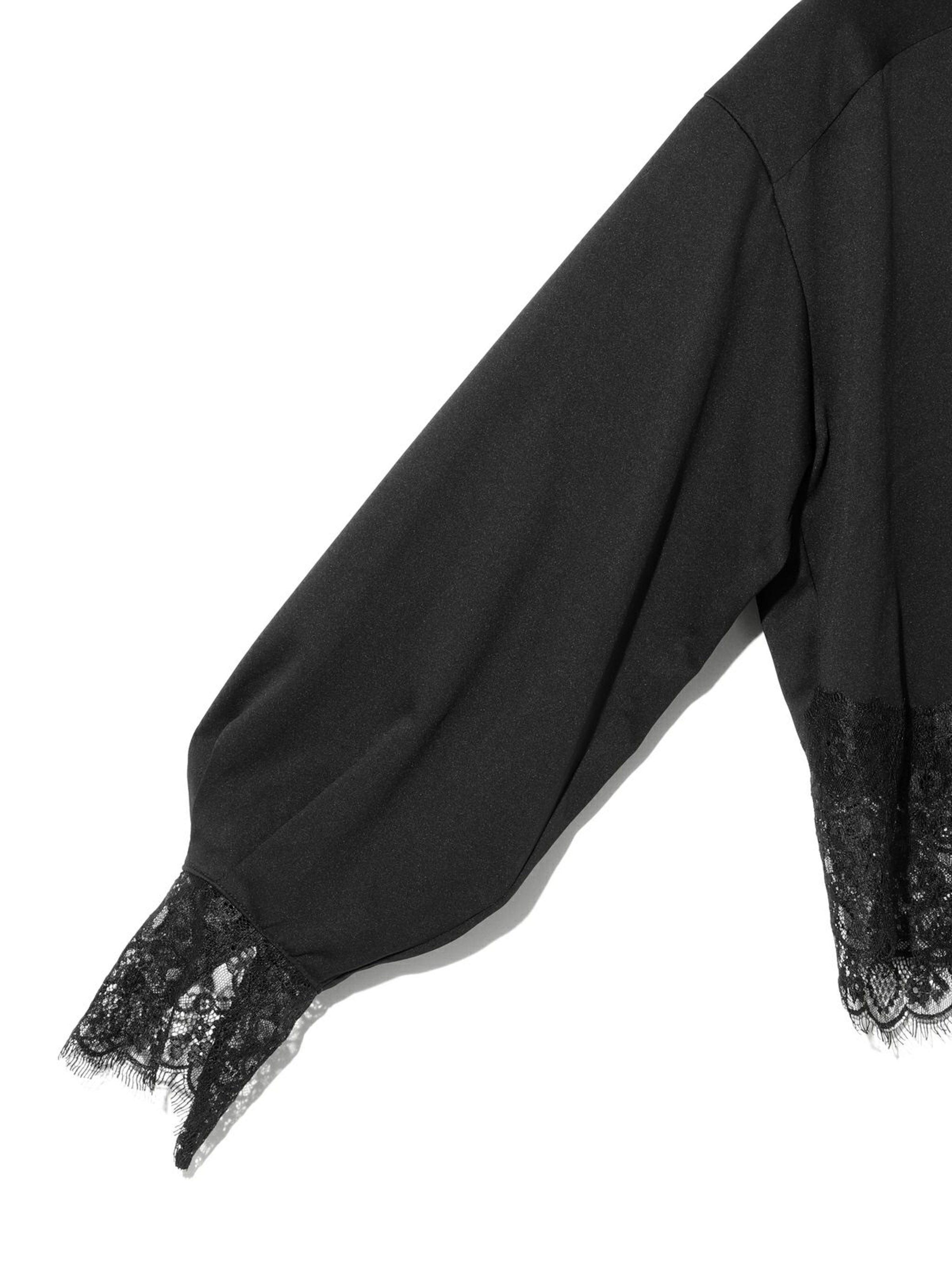 レースカットワークシャツ