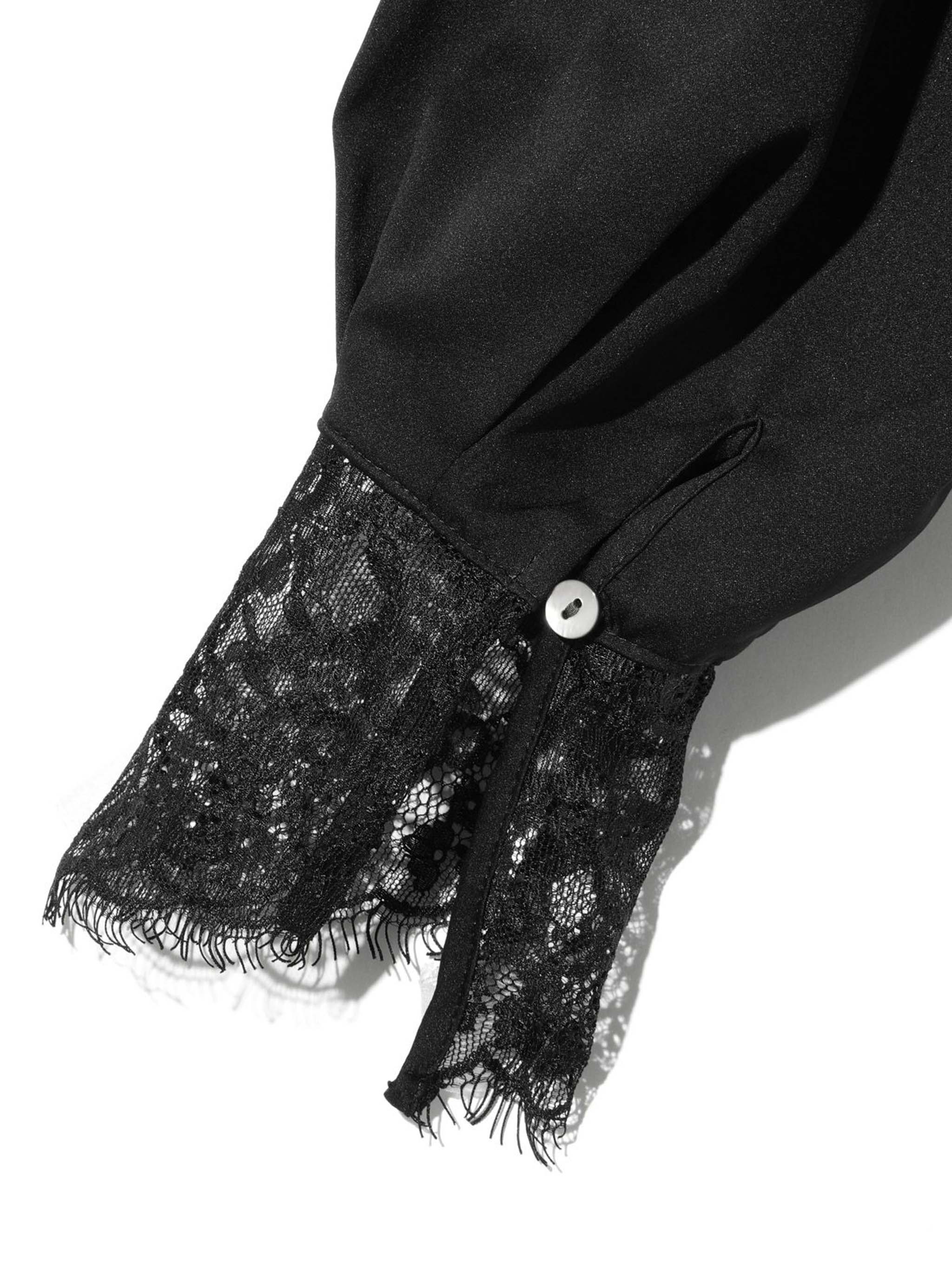 レースカットワークシャツ