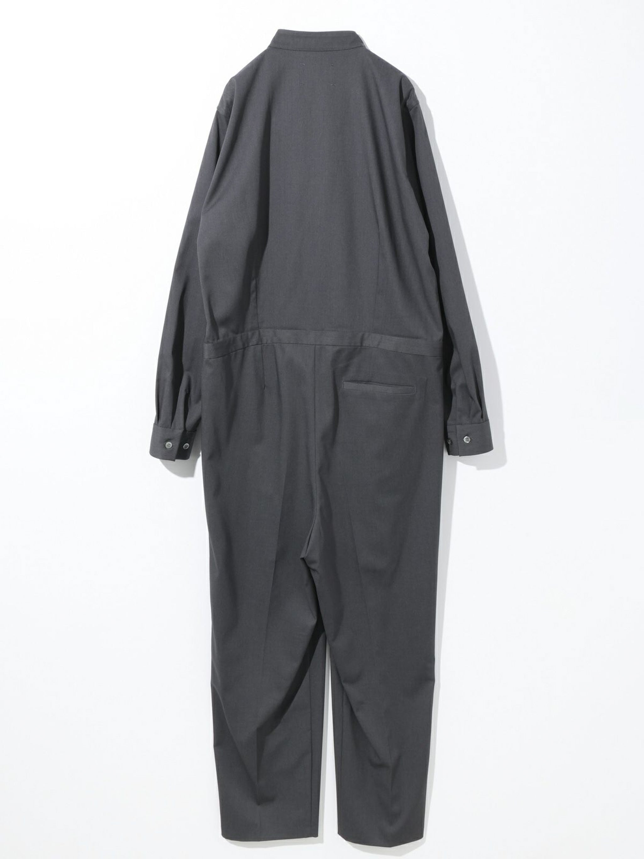 ジャンプスーツ