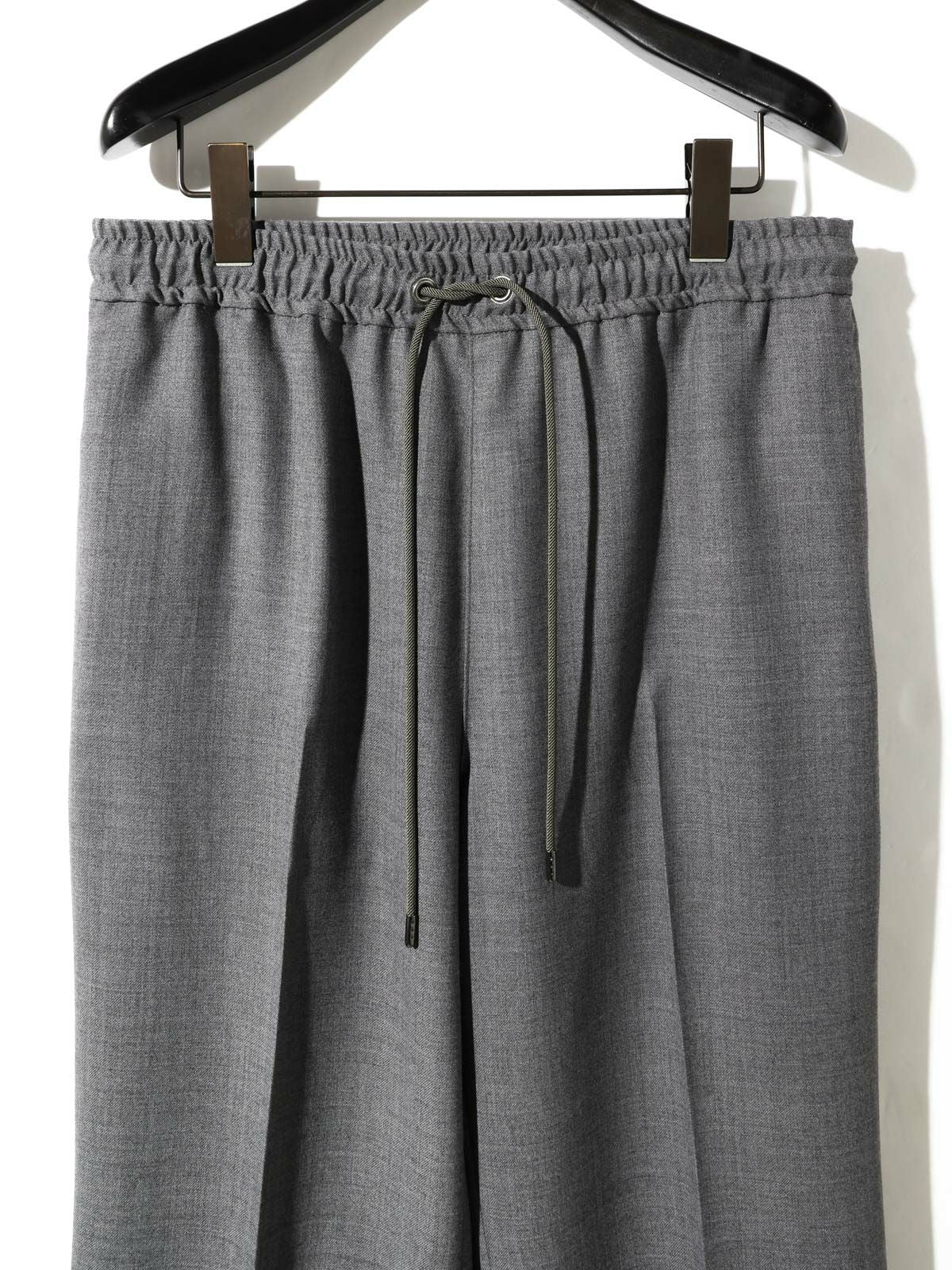 tuck straight slacks