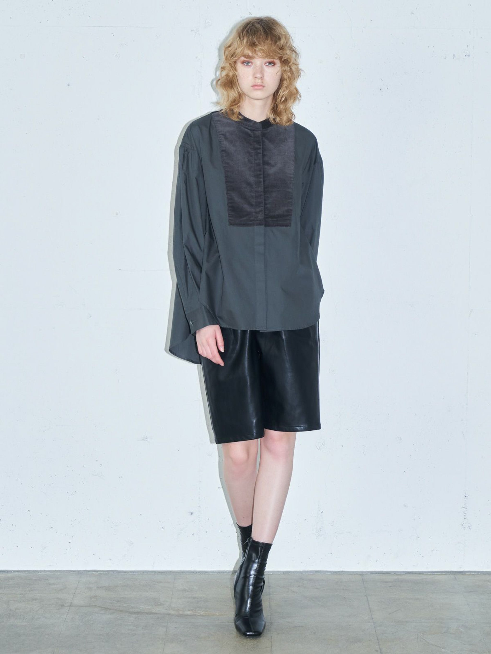 シンセティックレザーハーフパンツ(3-1329)