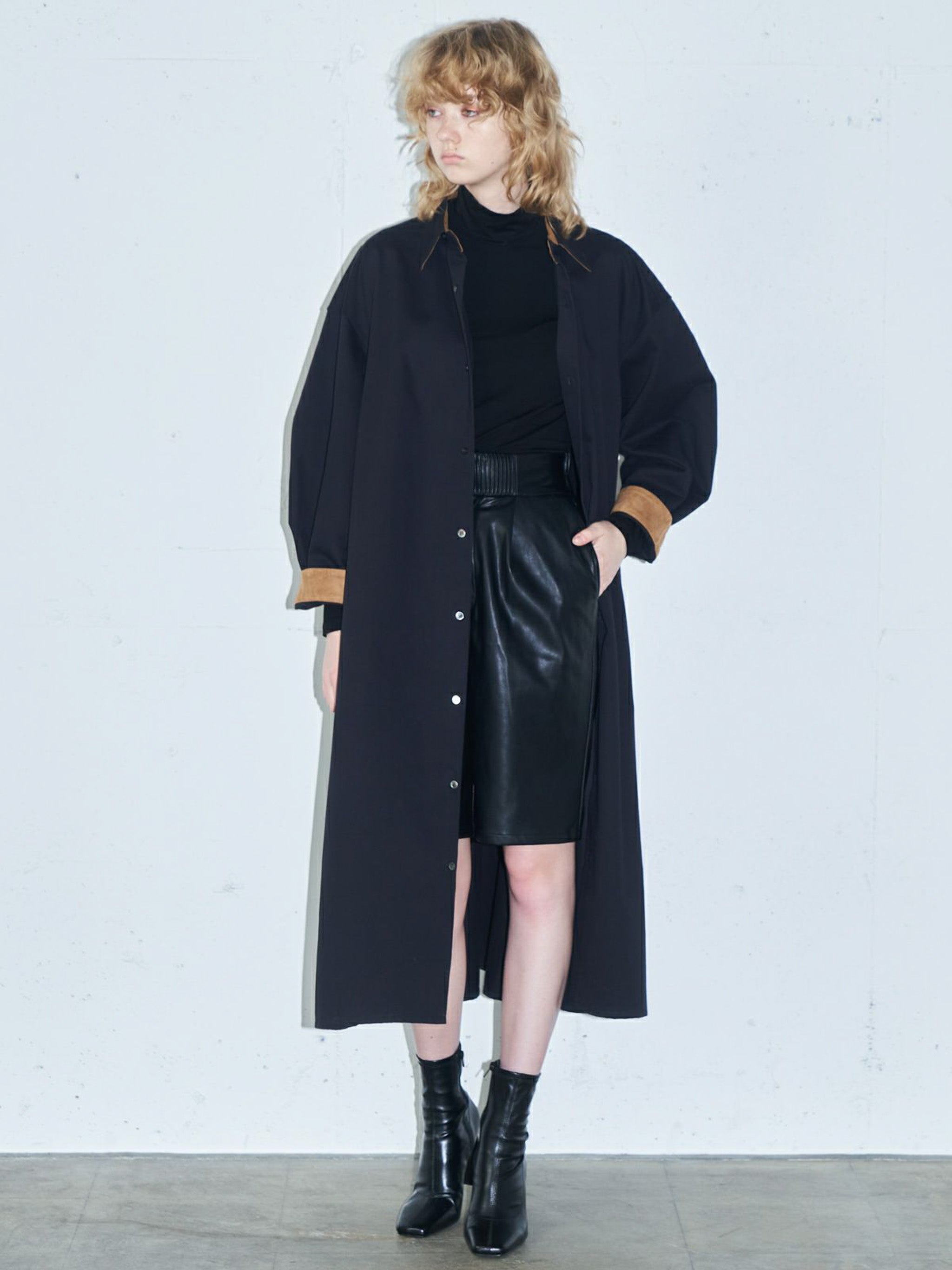 シンセティックレザーハーフパンツ(3-1329)