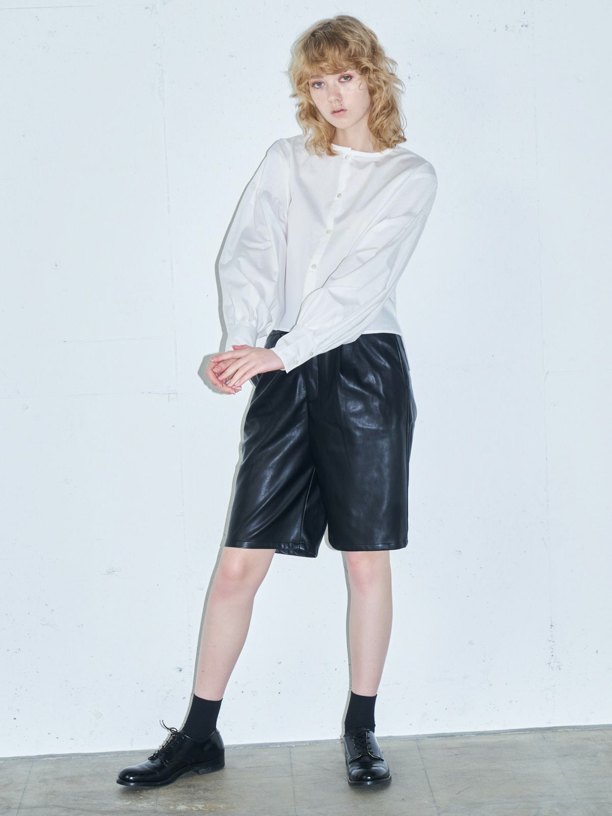 シンセティックレザーハーフパンツ(3-1329)