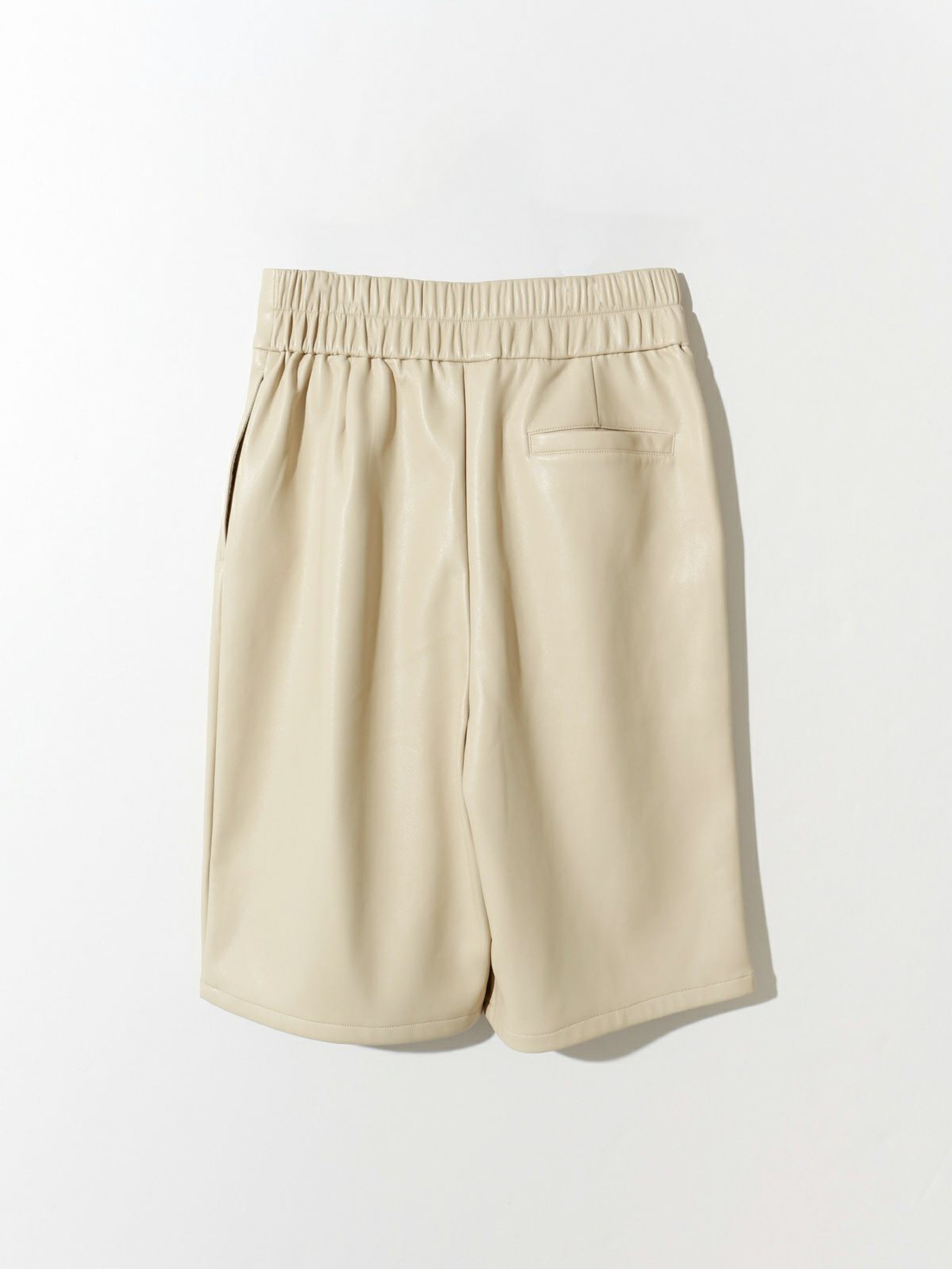 シンセティックレザーハーフパンツ(3-1329)