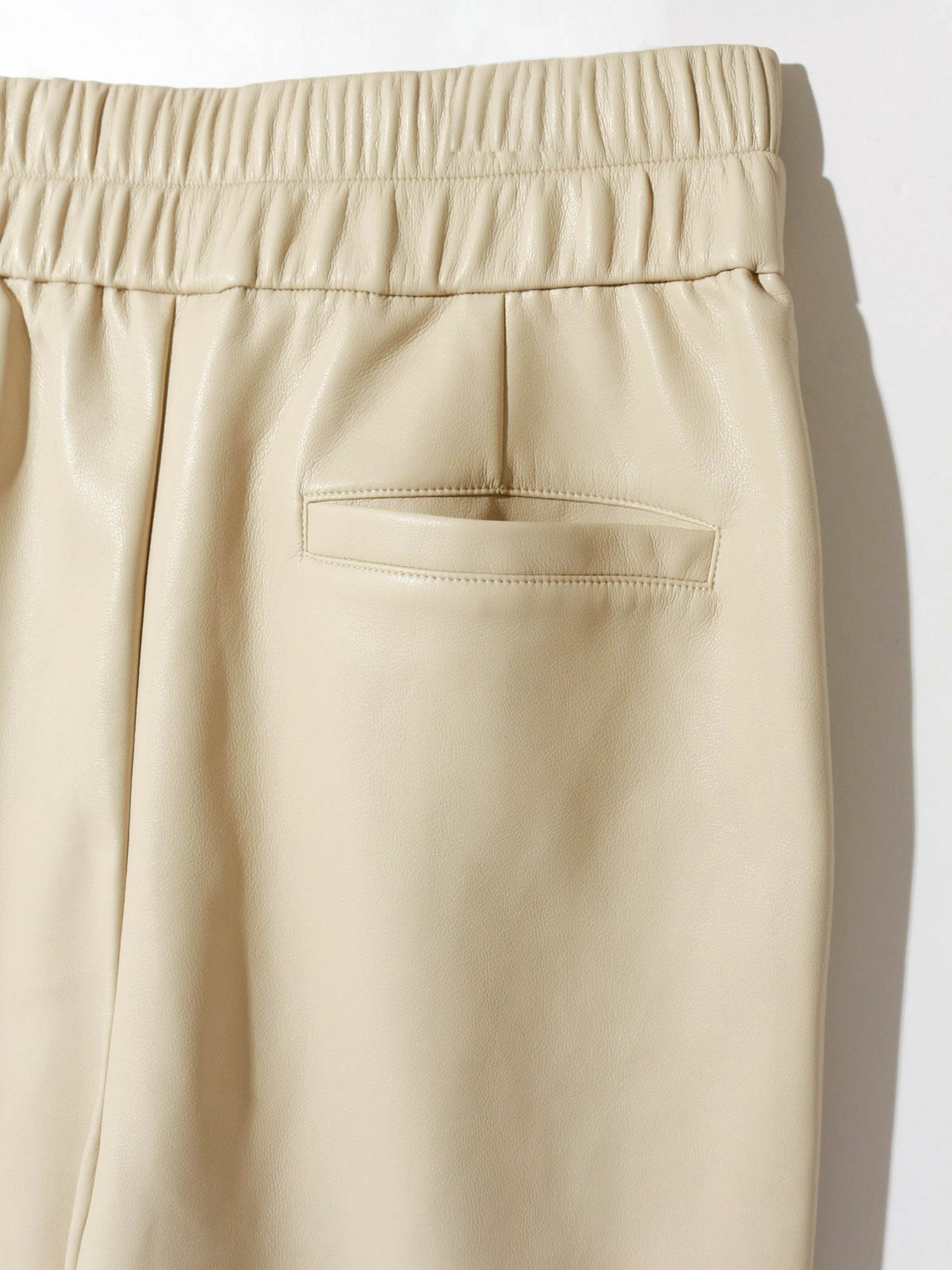 シンセティックレザーハーフパンツ(3-1329)