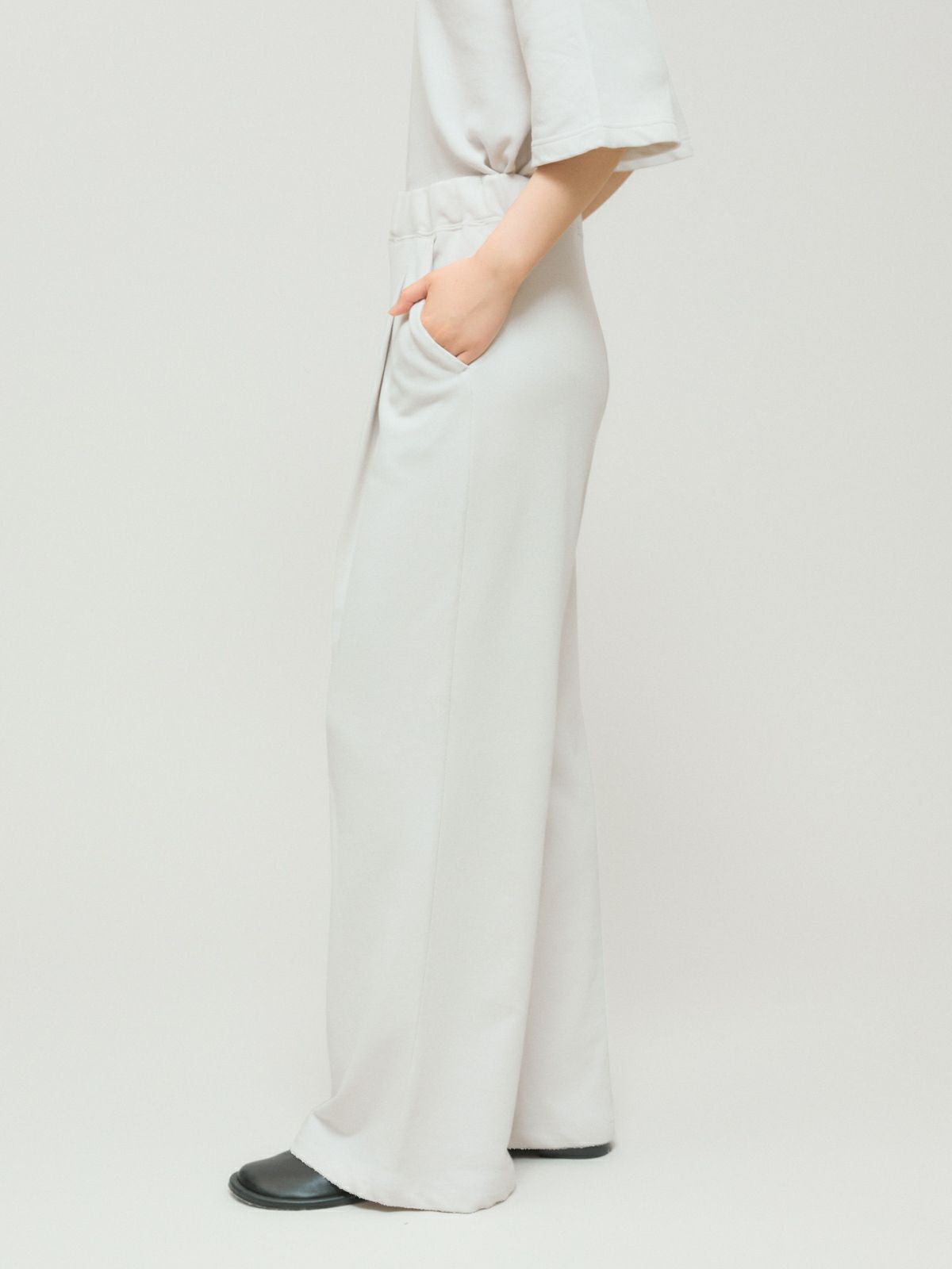 sweat tuck flared pants