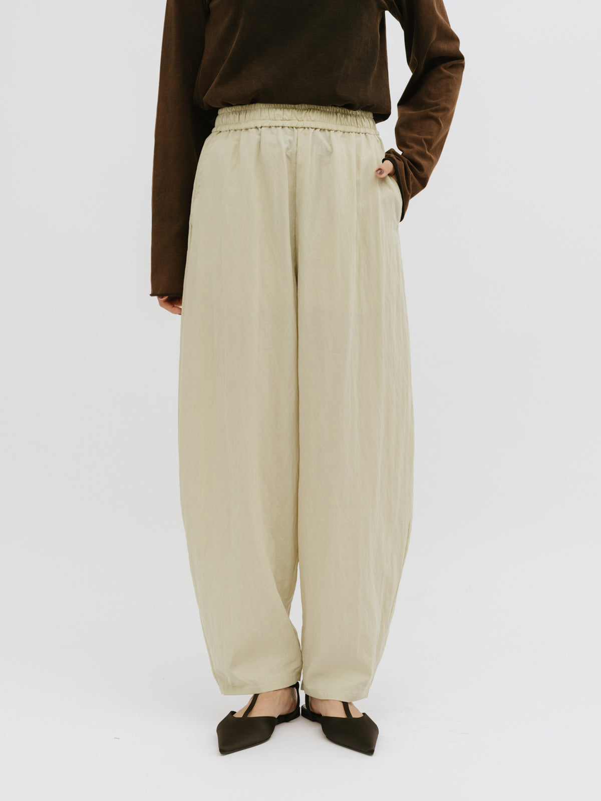 soft curve nylon pants