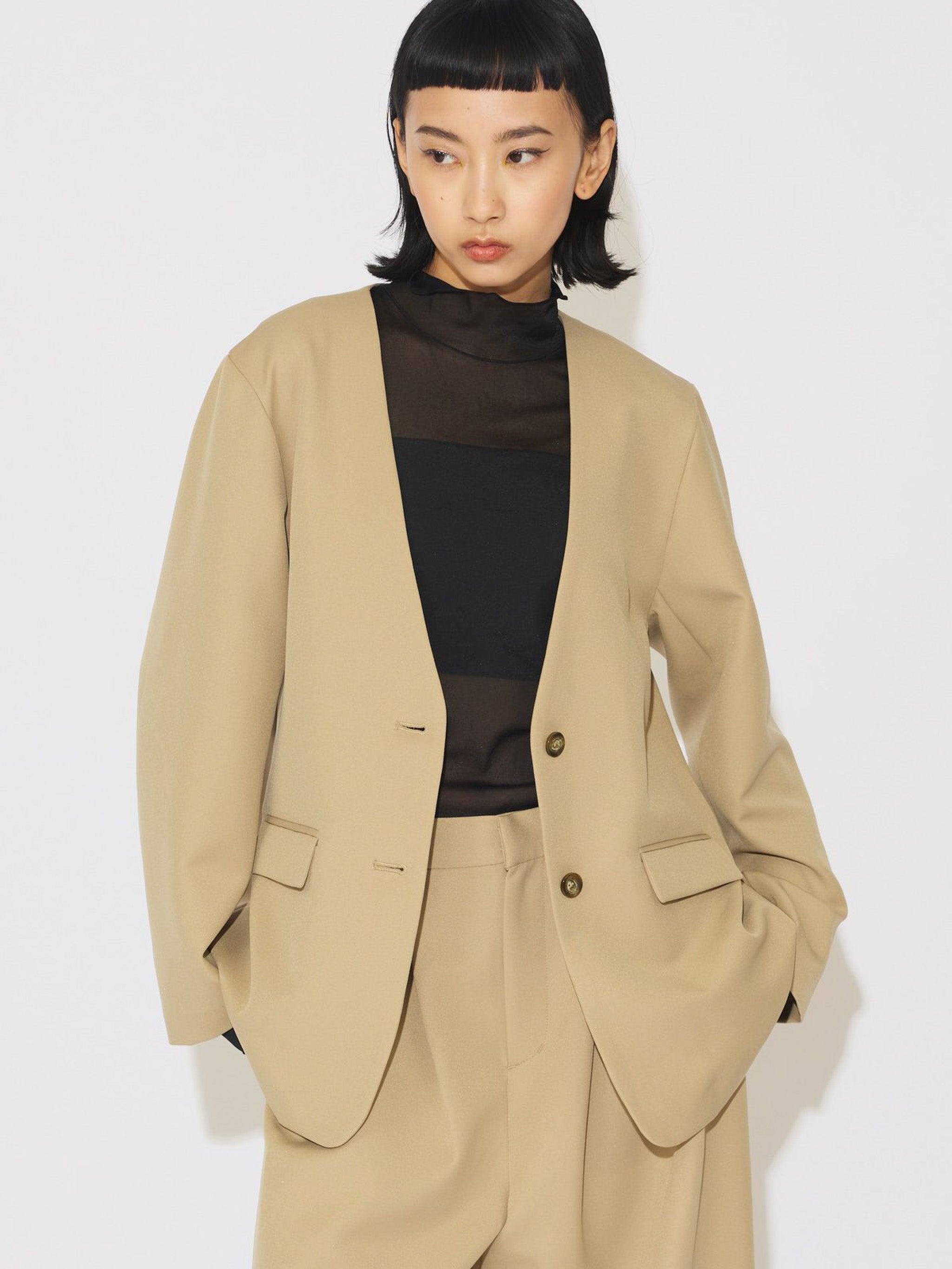 ベルト付きノーカラージャケット