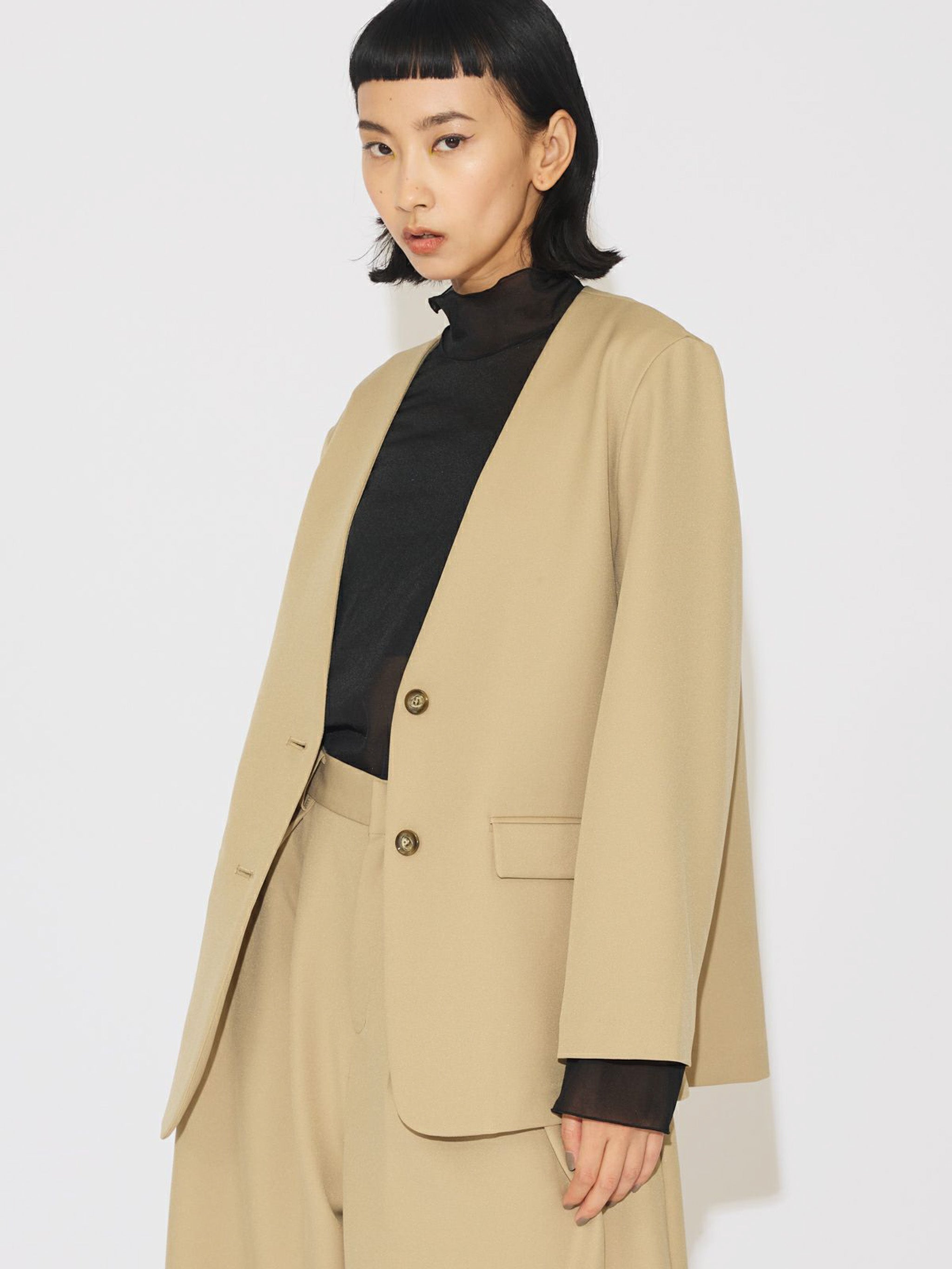 ベルト付きノーカラージャケット