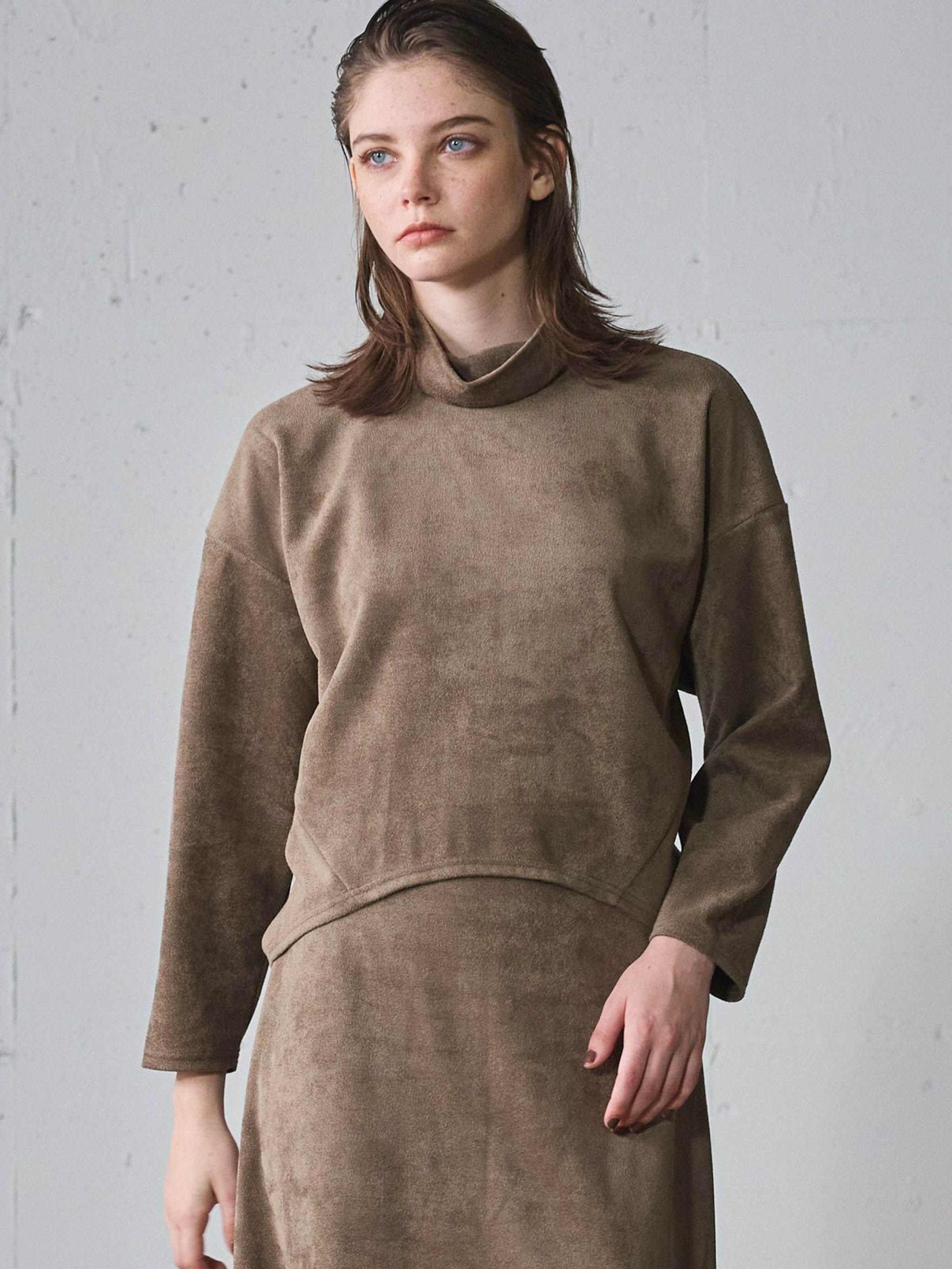 スエードショートプルオーバー