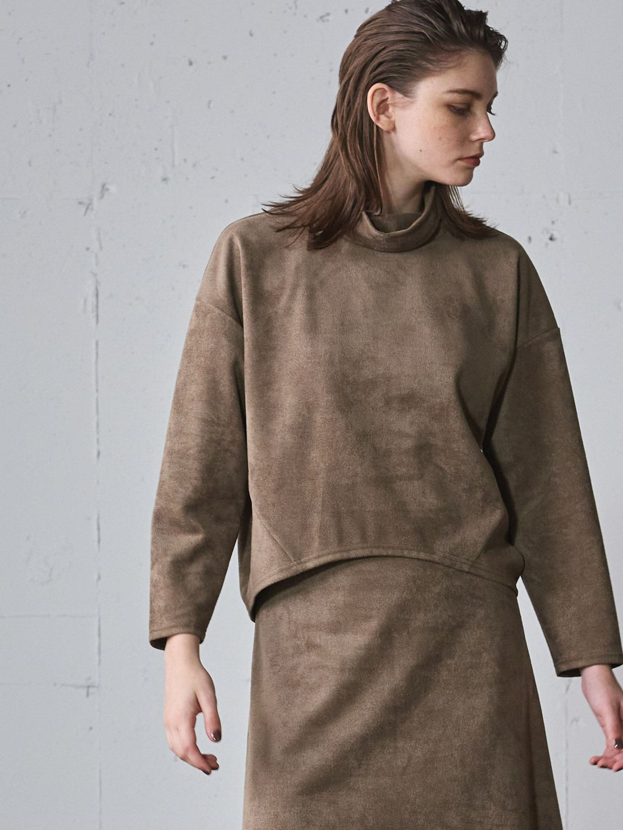 スエードショートプルオーバー