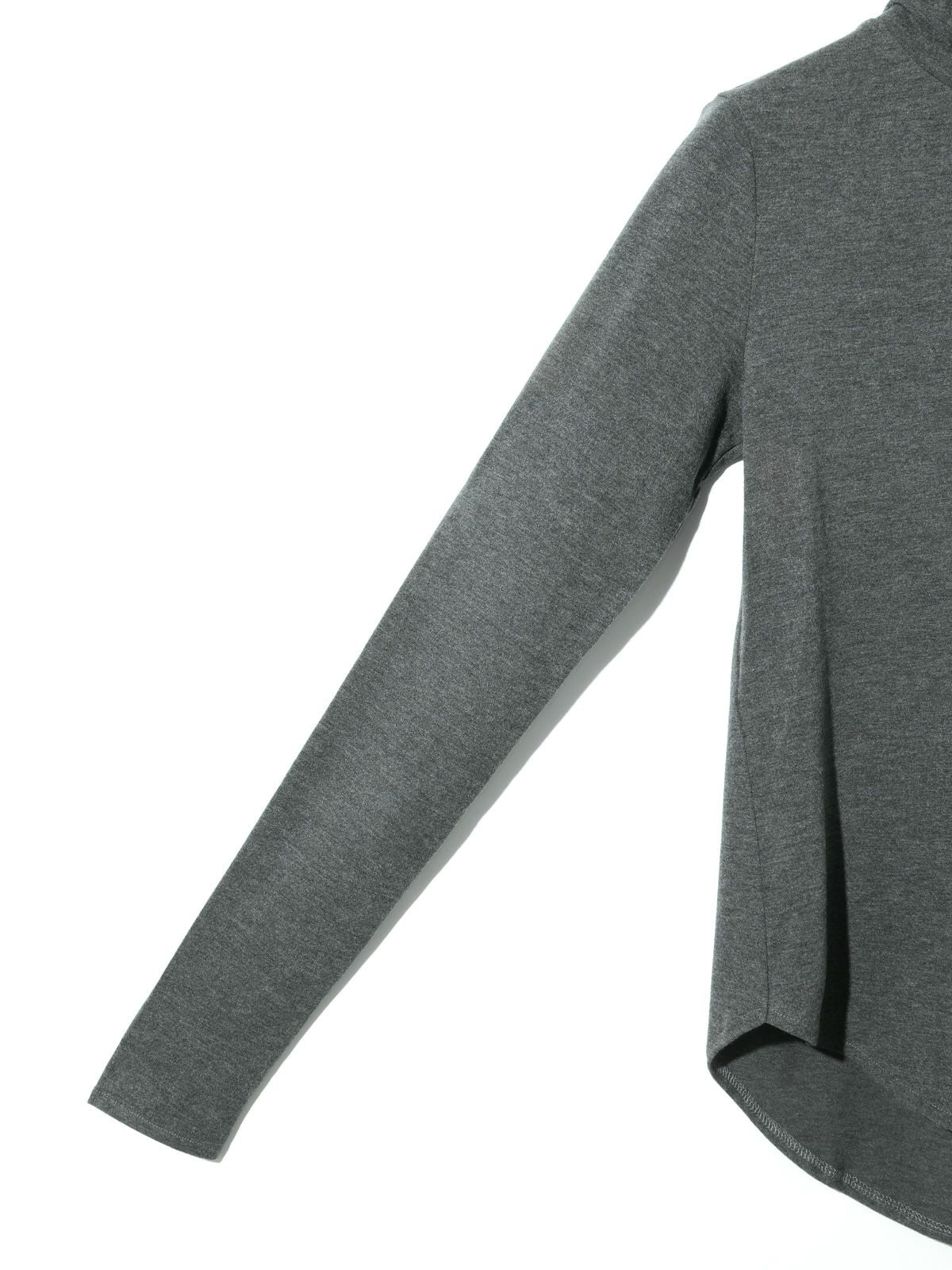 hi-neck round hem pullover