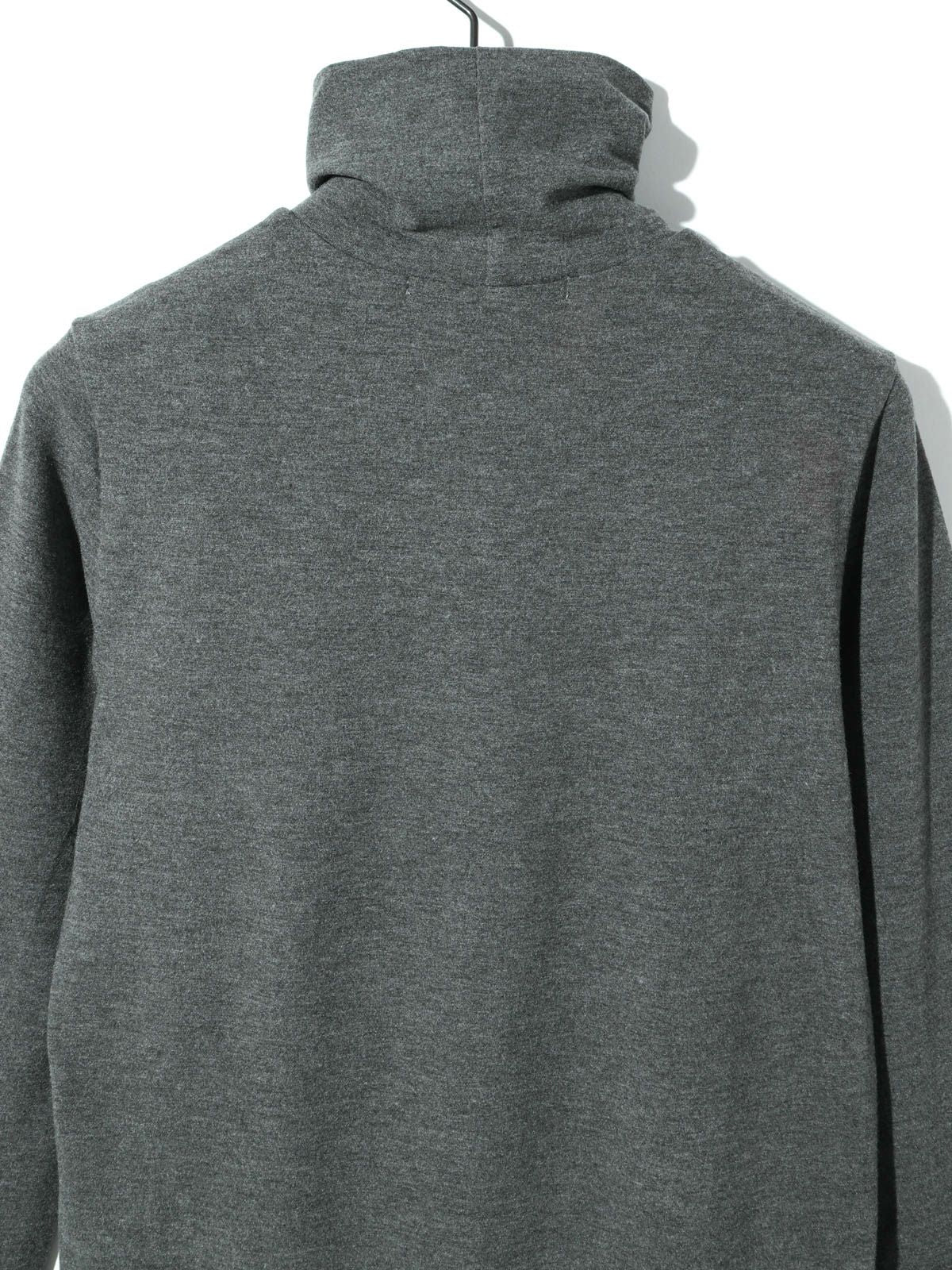 hi-neck round hem pullover