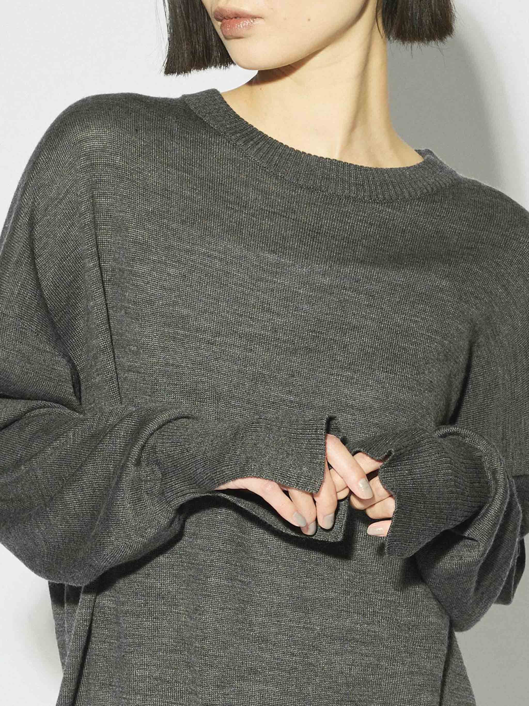 スリットスリーブベーシックプルオーバー