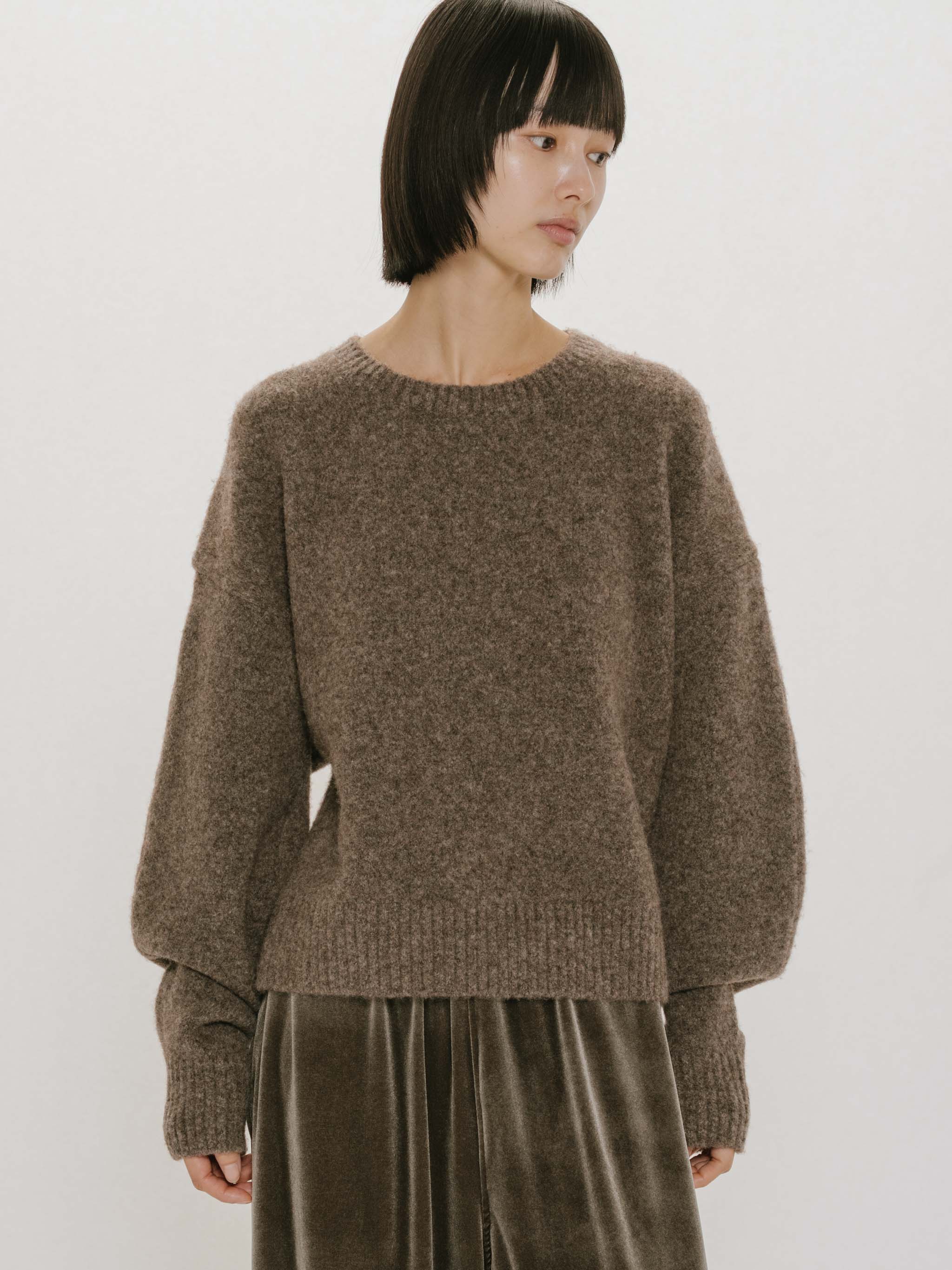 wool curve sleeve pullover