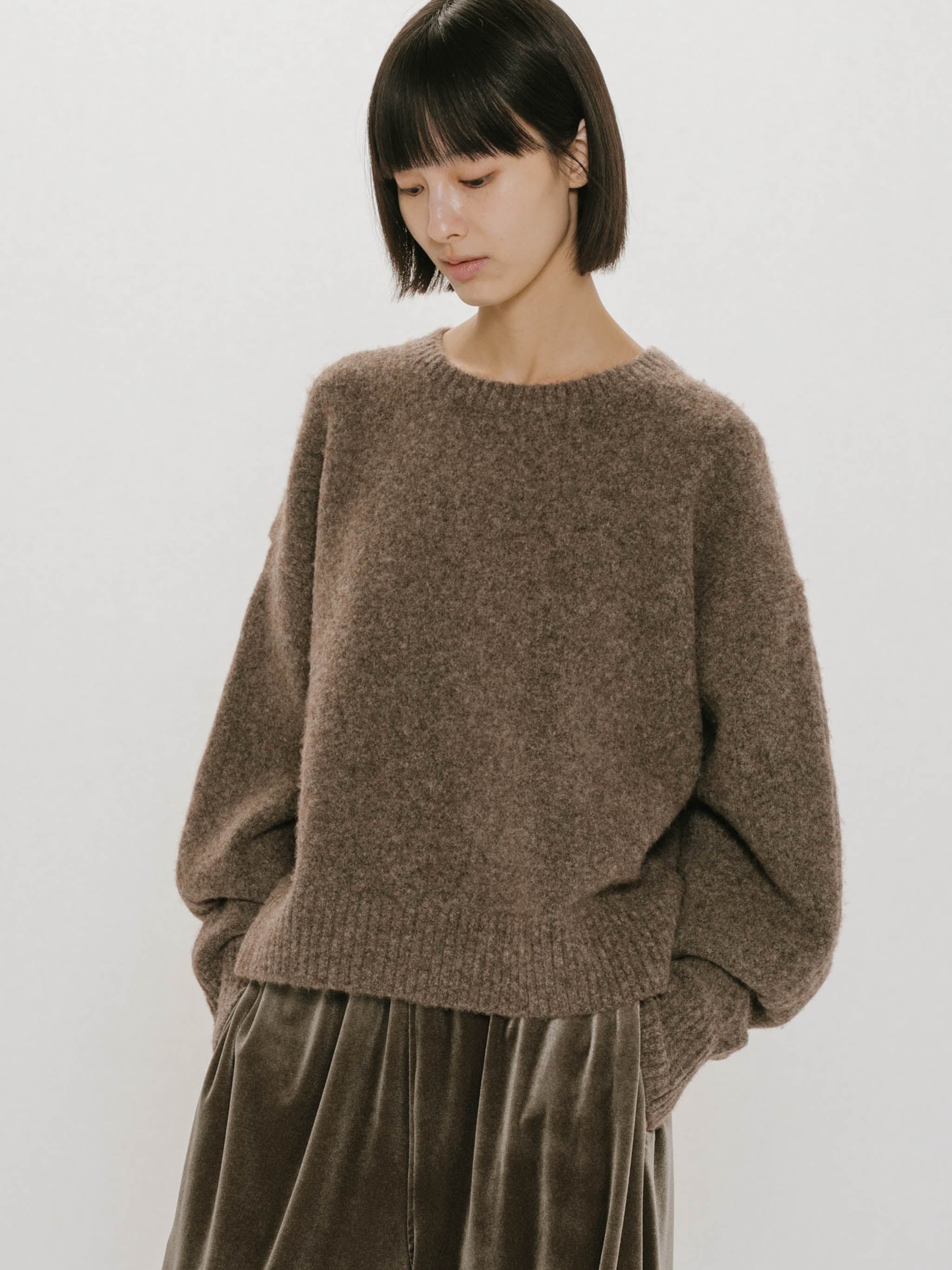 wool curve sleeve pullover