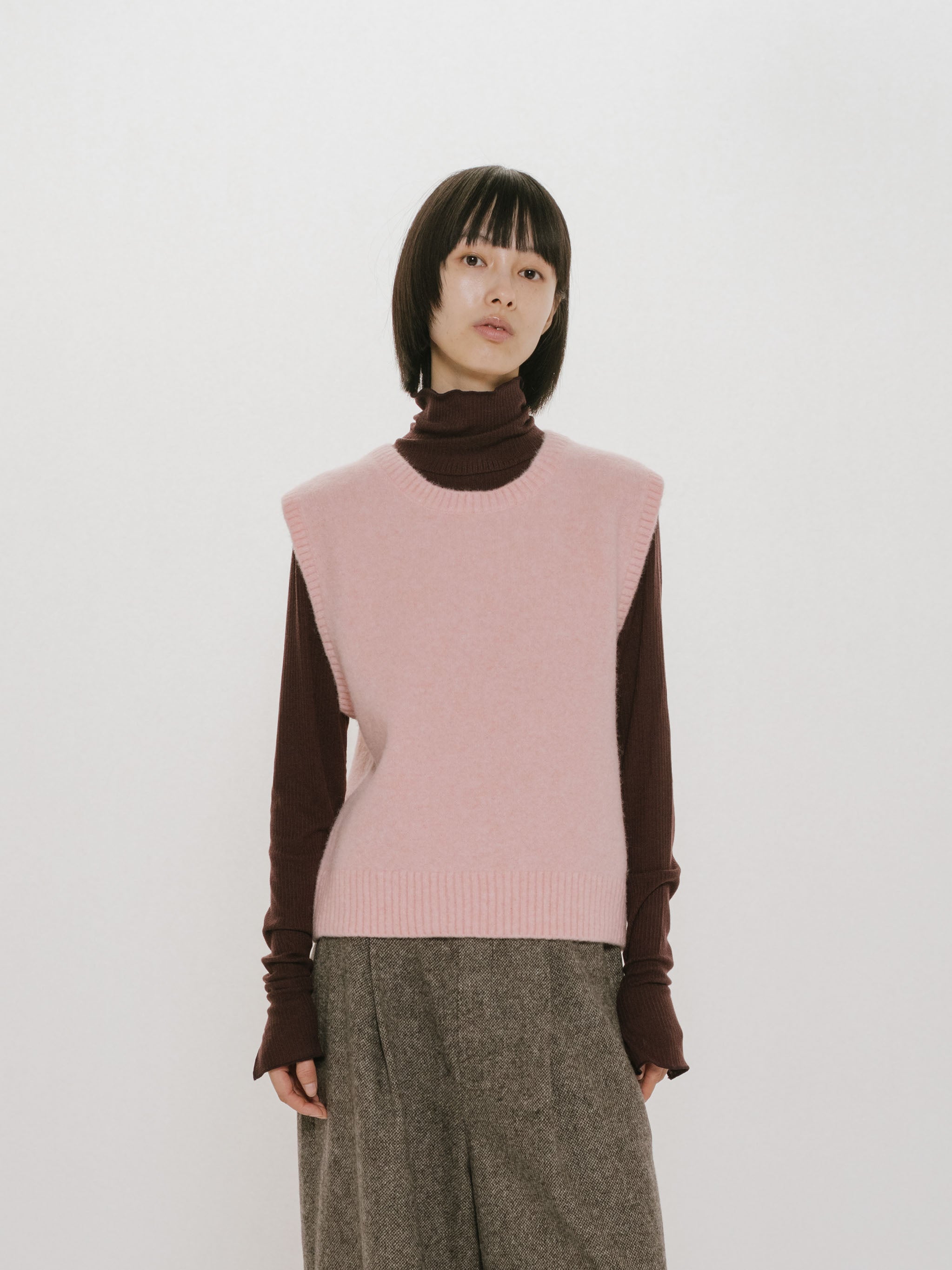 wool no sleeve pullover