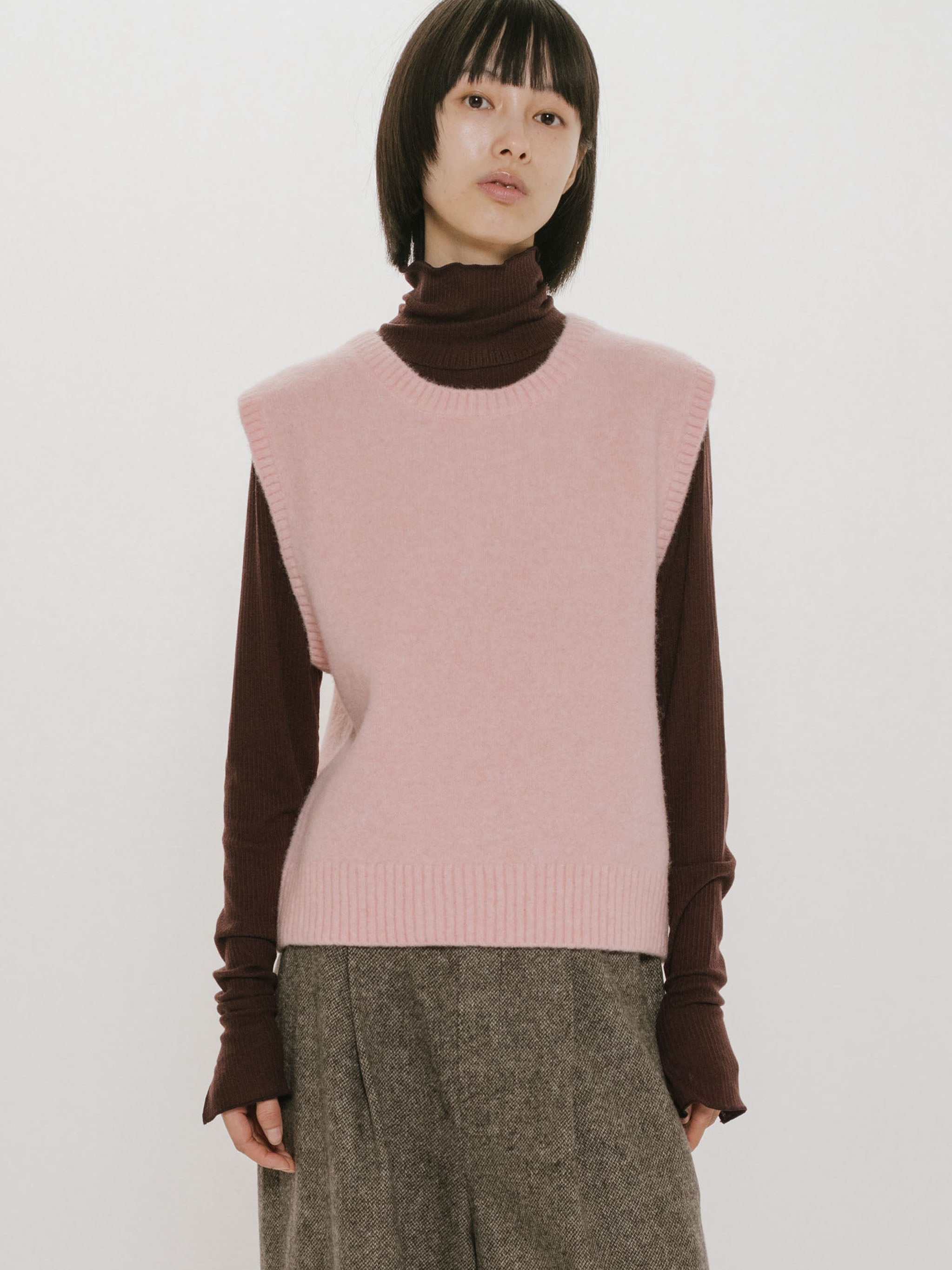 wool no sleeve pullover
