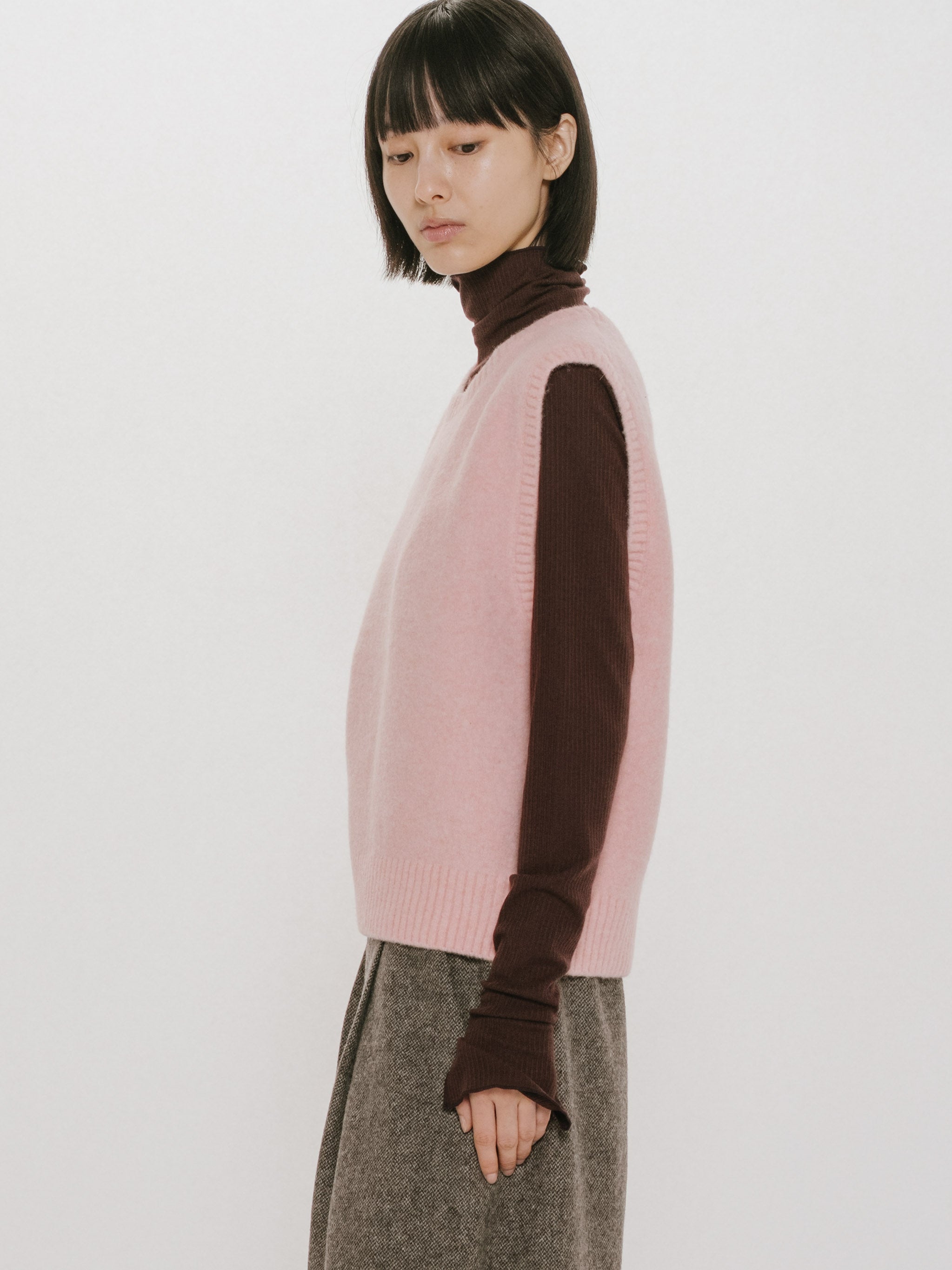wool no sleeve pullover