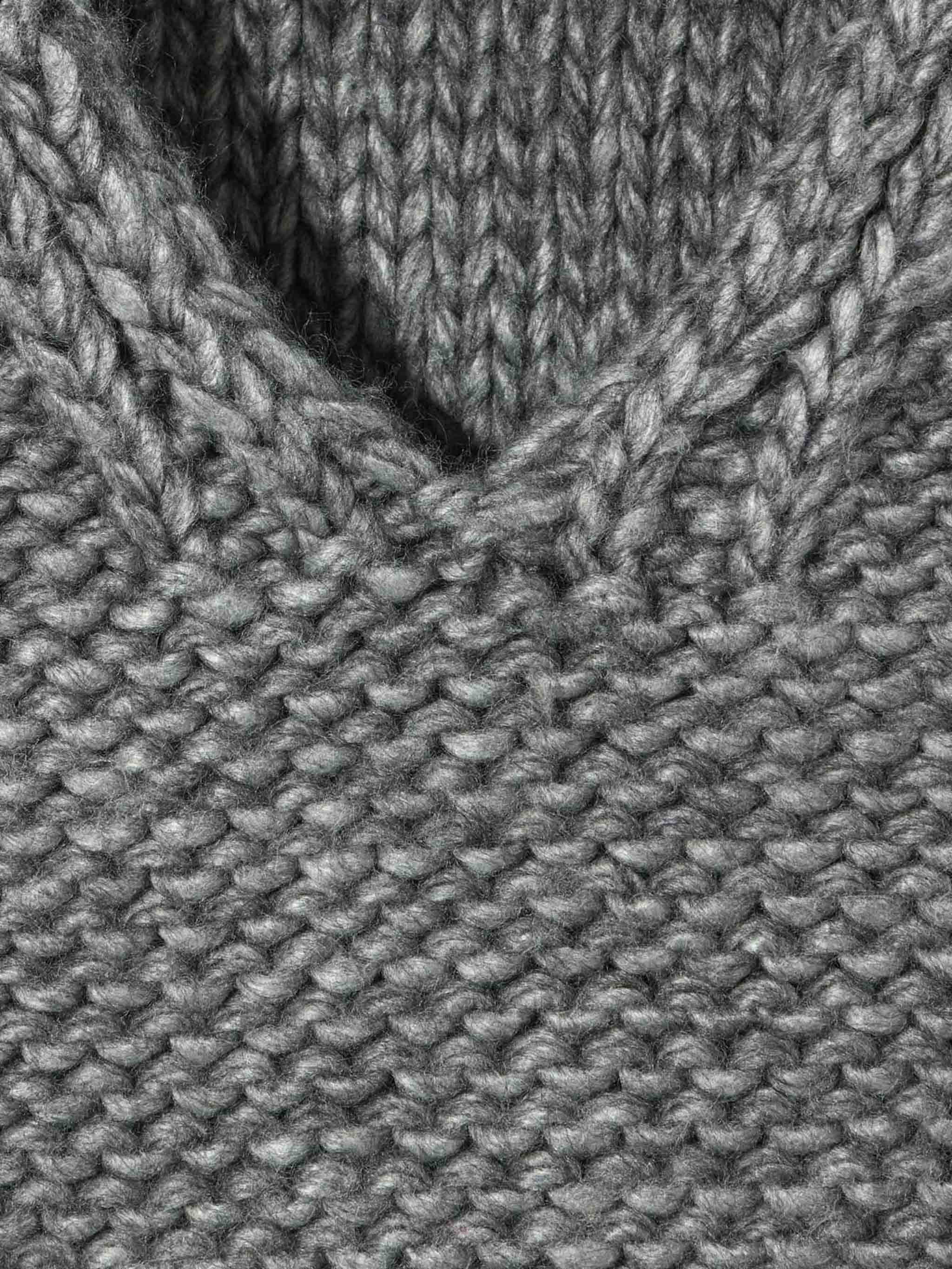 ローゲージVネックプルオーバー