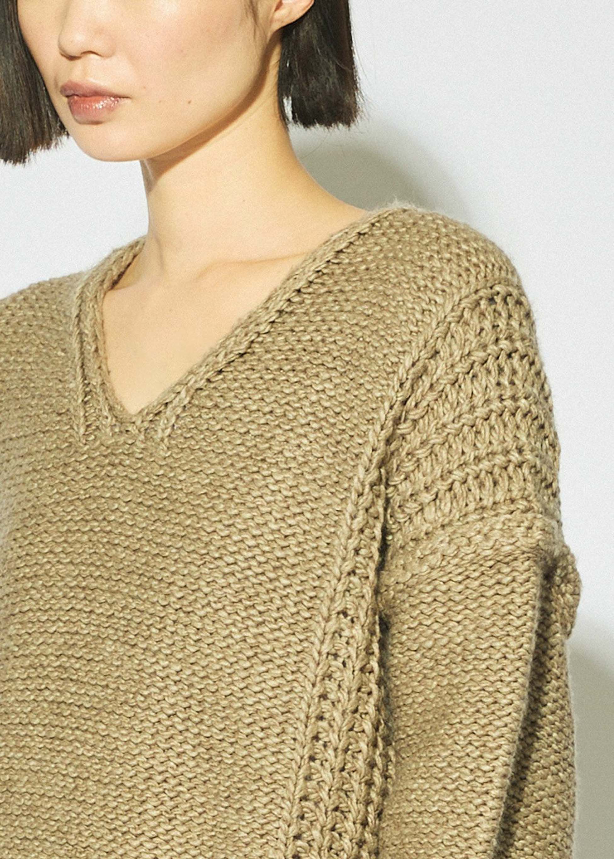 ローゲージVネックプルオーバー