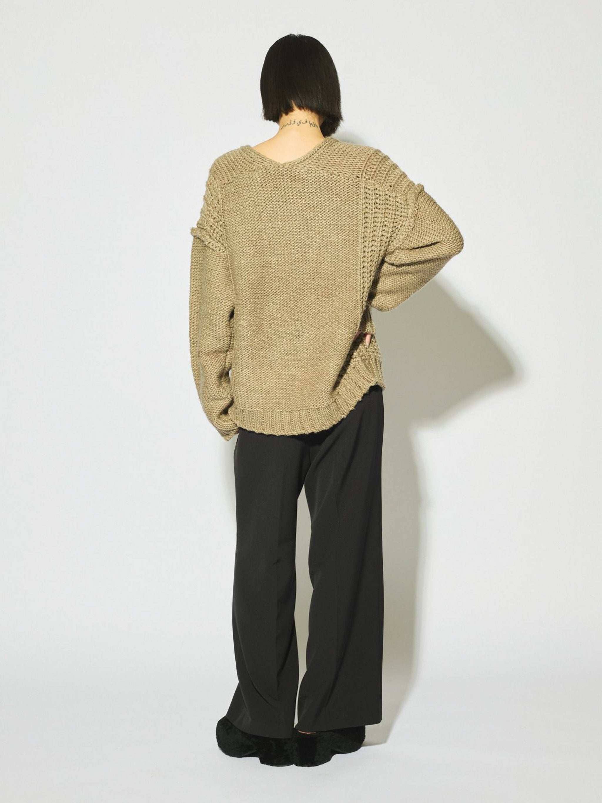 ローゲージVネックプルオーバー