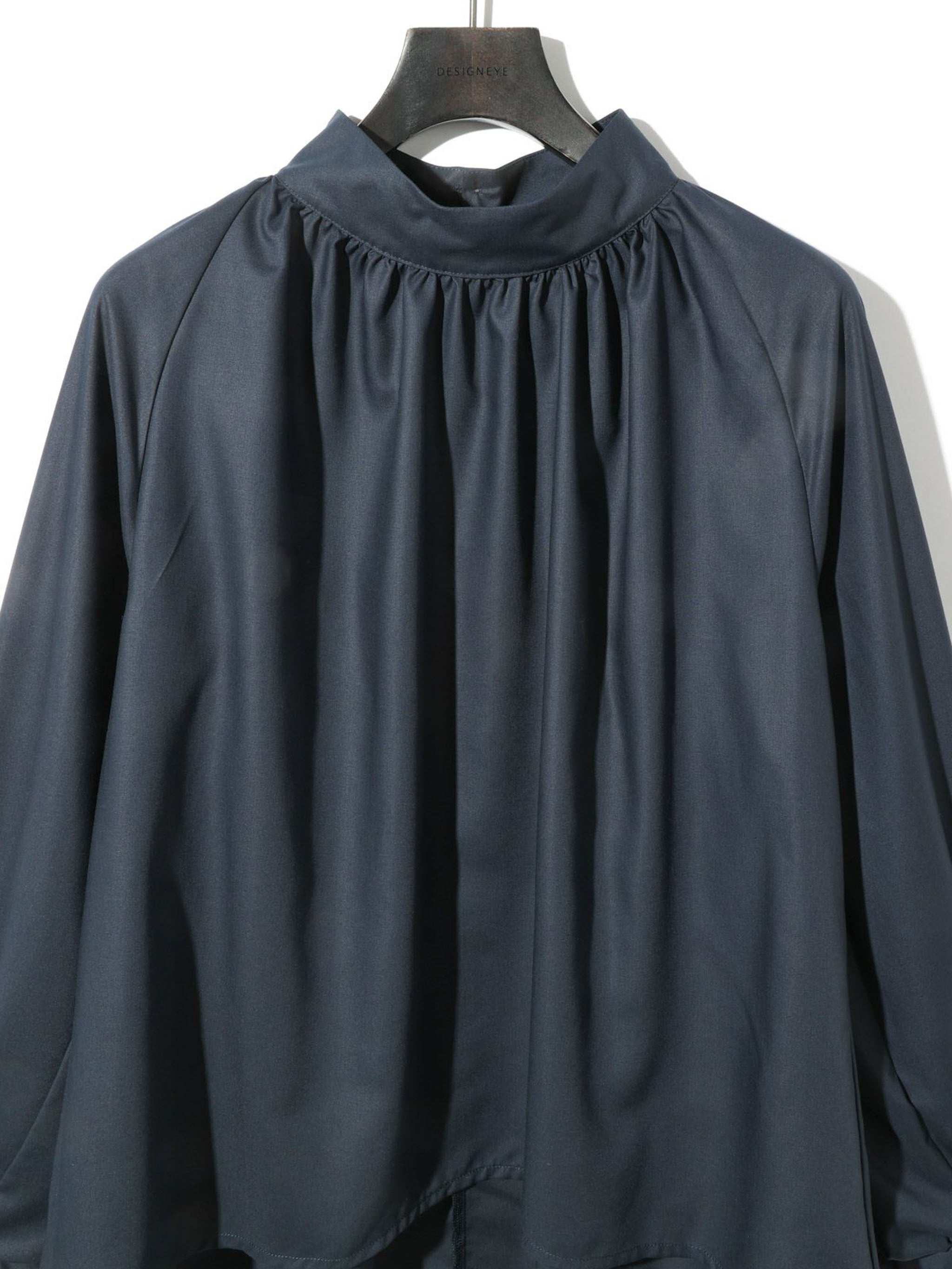 ハイネックギャザーブラウス