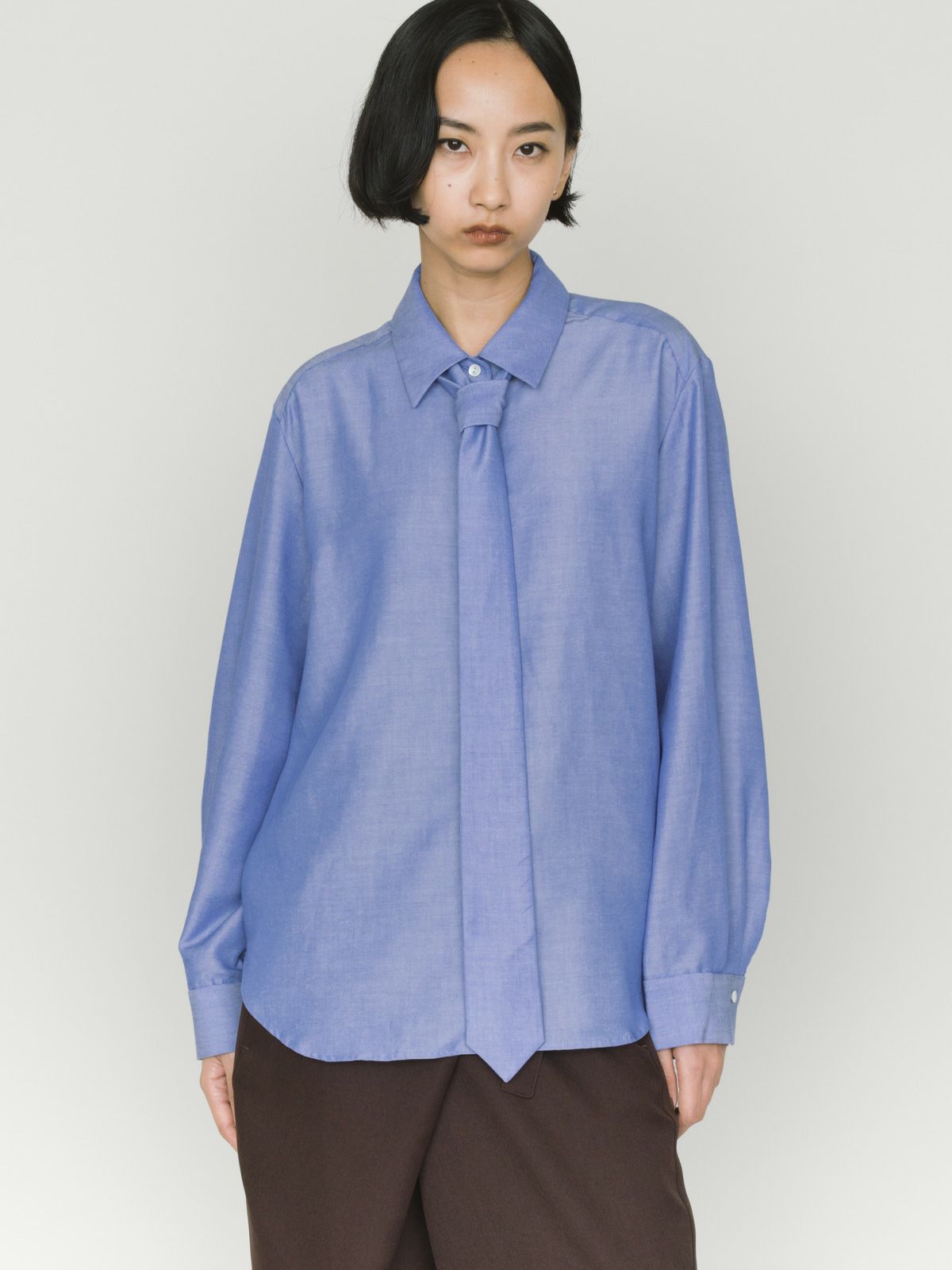 regular collar shirt with tie