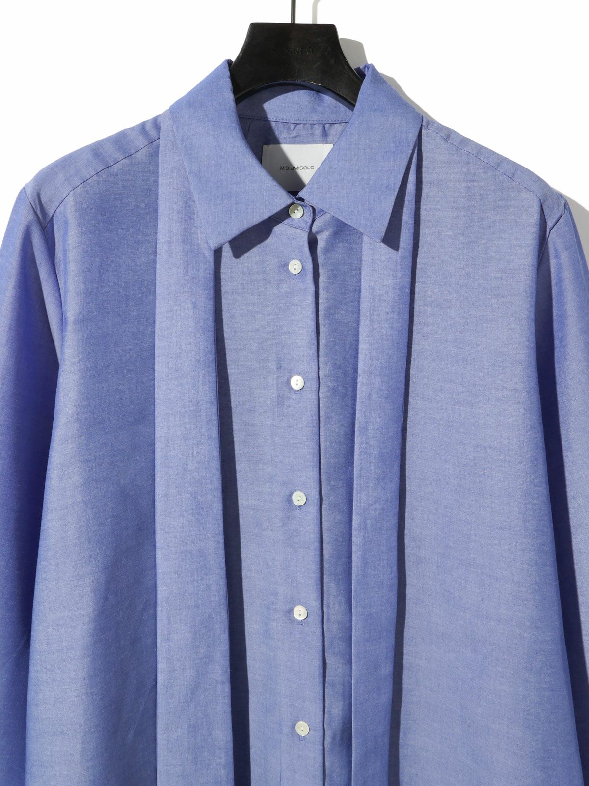 regular collar shirt with tie