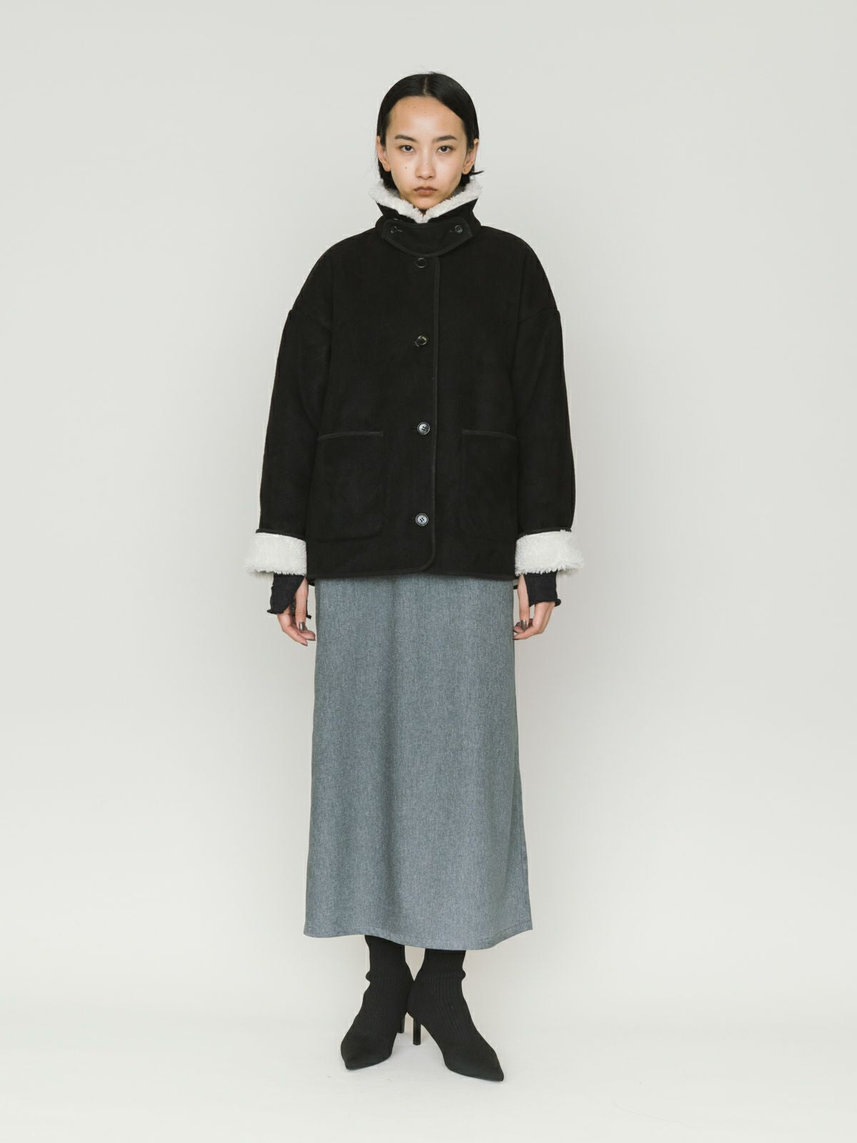 hi-neck no sleeve one-piece