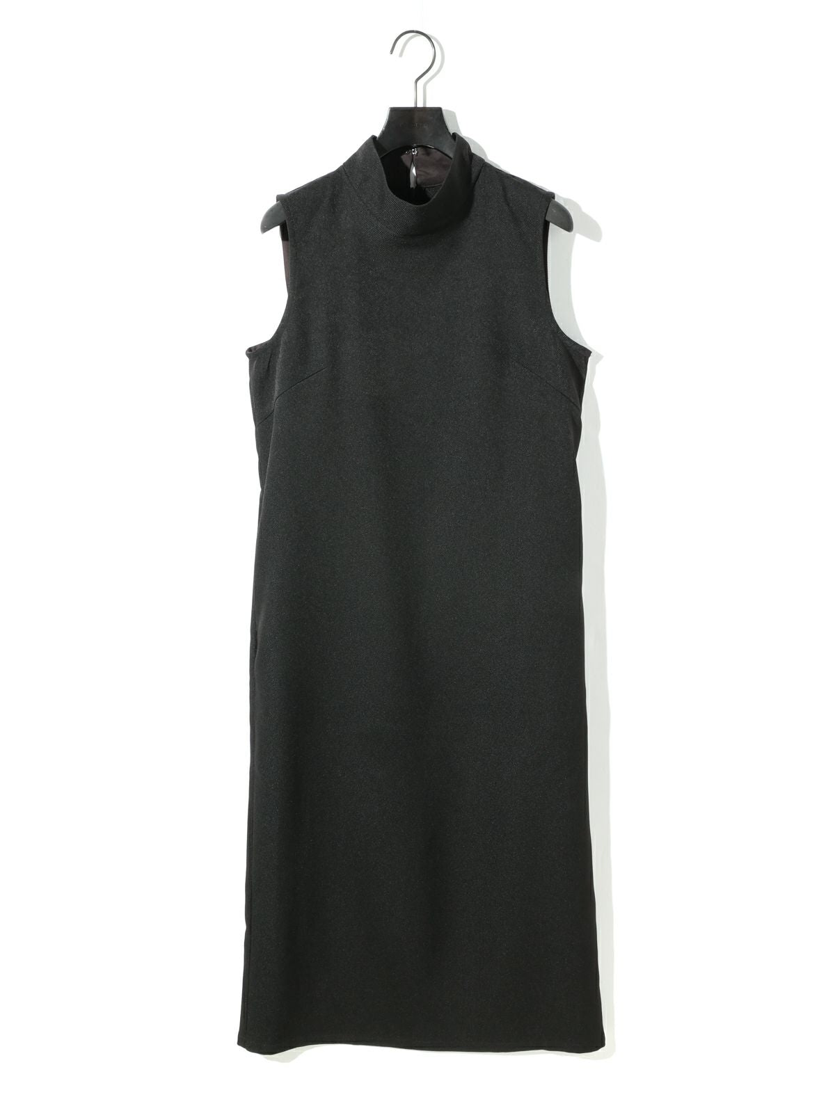 hi-neck no sleeve one-piece