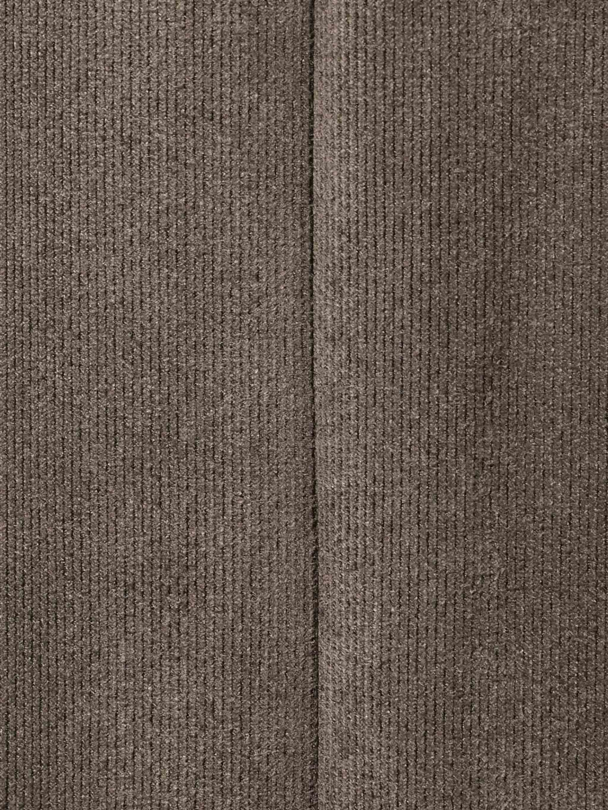 スエードセミフレアスカート