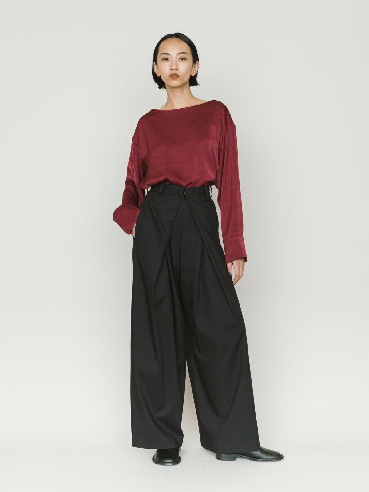 tucked wide pants